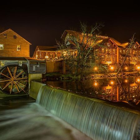 Peaceful In The Pines By Distinctive Getaways Villa Pigeon Forge Exterior foto